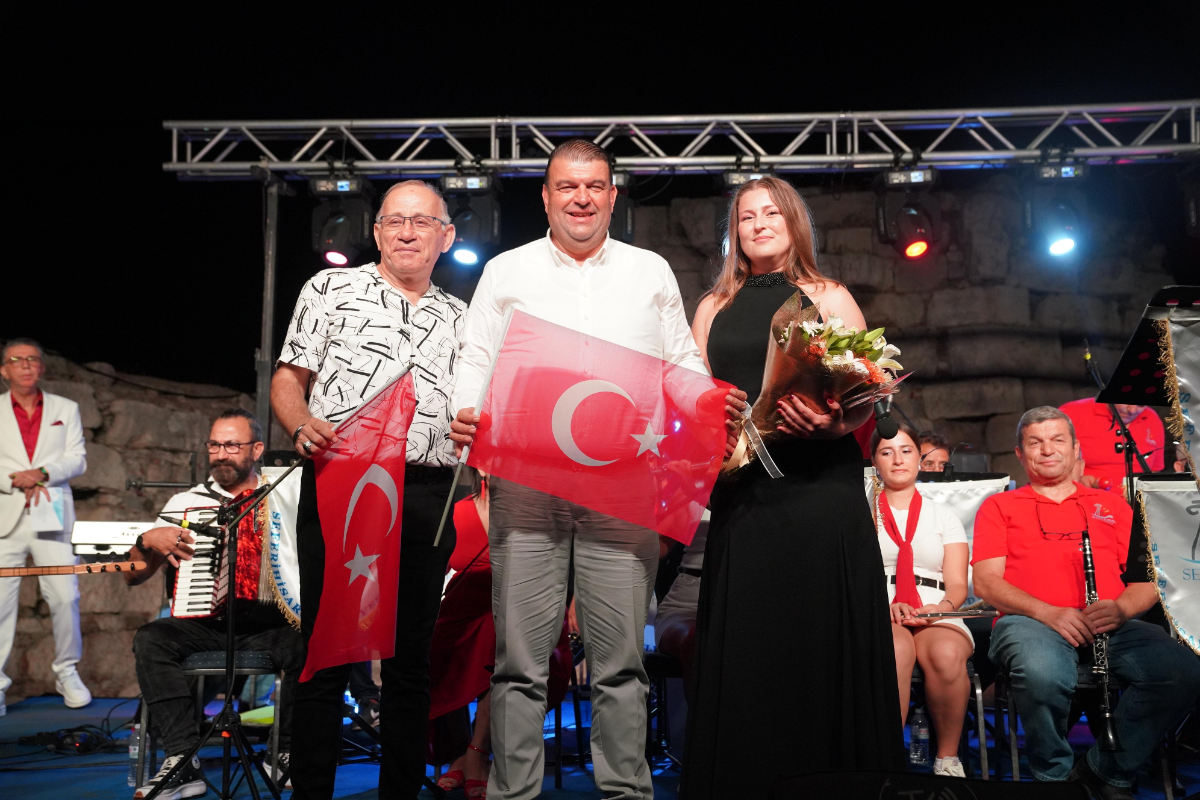 Seferihisar’da 30 Ağustos Zafer Bayramı’nın 103. yıl dönümü, Cumhuriyet Meydanı’nda