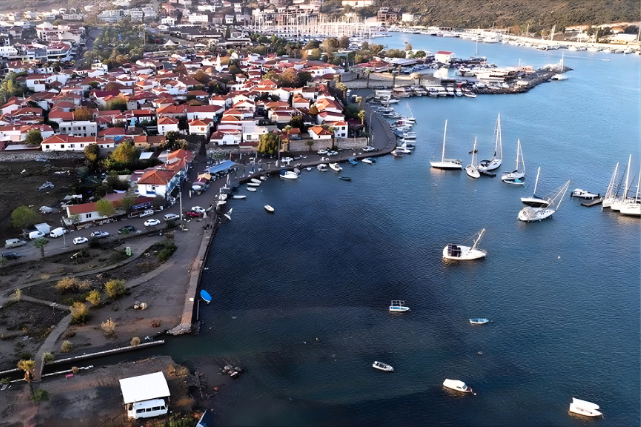 Seferihisar’da uzun süredir tartışma konusu olan kıyı işgalleriyle ilgili süreç,