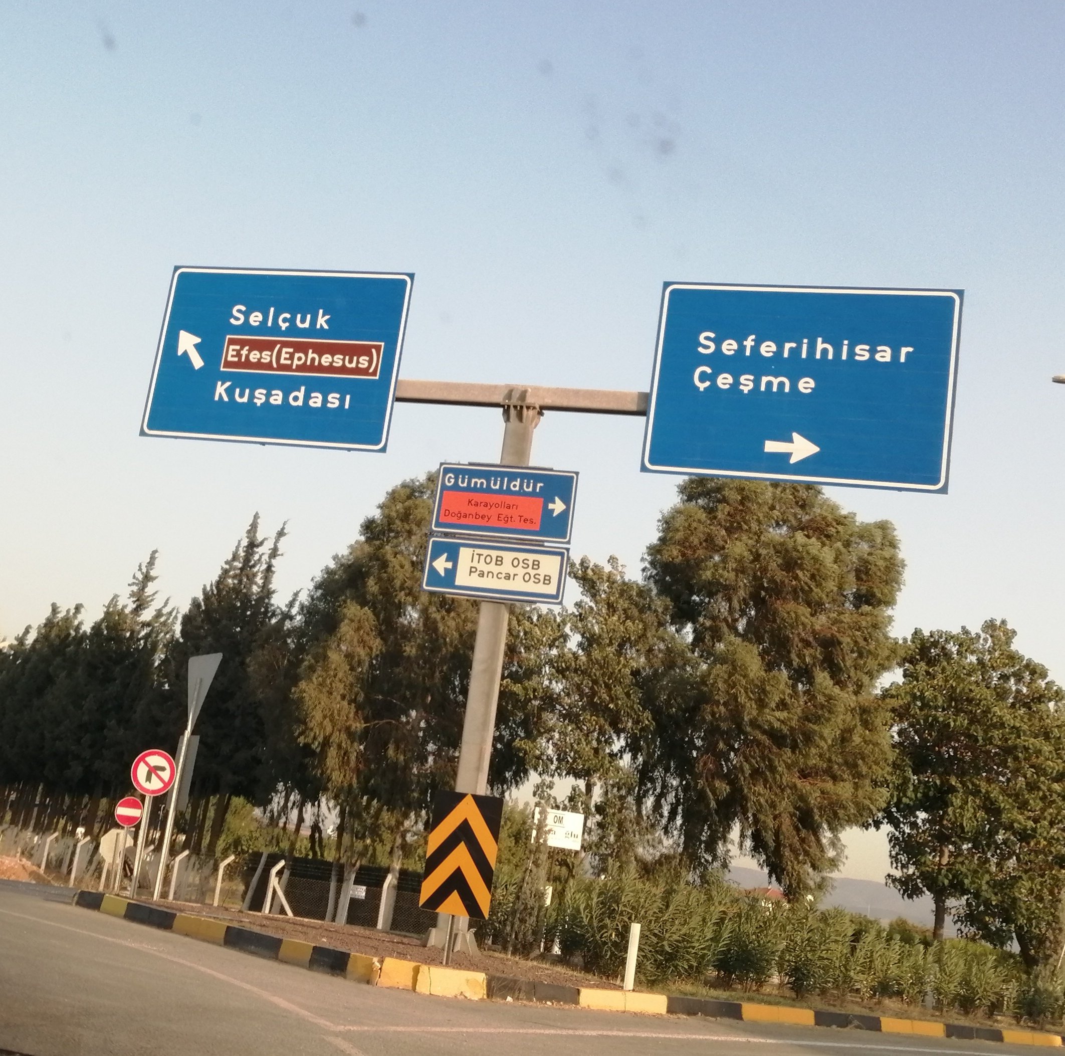 Seferihisar’da uzun süredir beklenen çevre yolu projesinde yeni gelişmeler yaşandı.