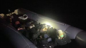 İzmir’in Seferihisar ilçesi açıklarında yasa dışı yollarla yurt dışına çıkmaya
