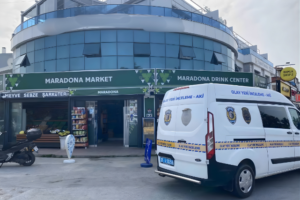 Sığacık'ta bir butik otelde klimadan çıkan yangın, 14 Şubat tatilini