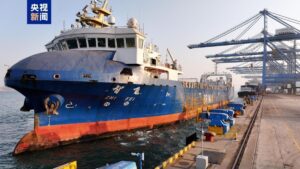 Çin'de "Zhifei" adındaki akıllı kargo gemisi, hiçbir insan müdahalesi olmadan