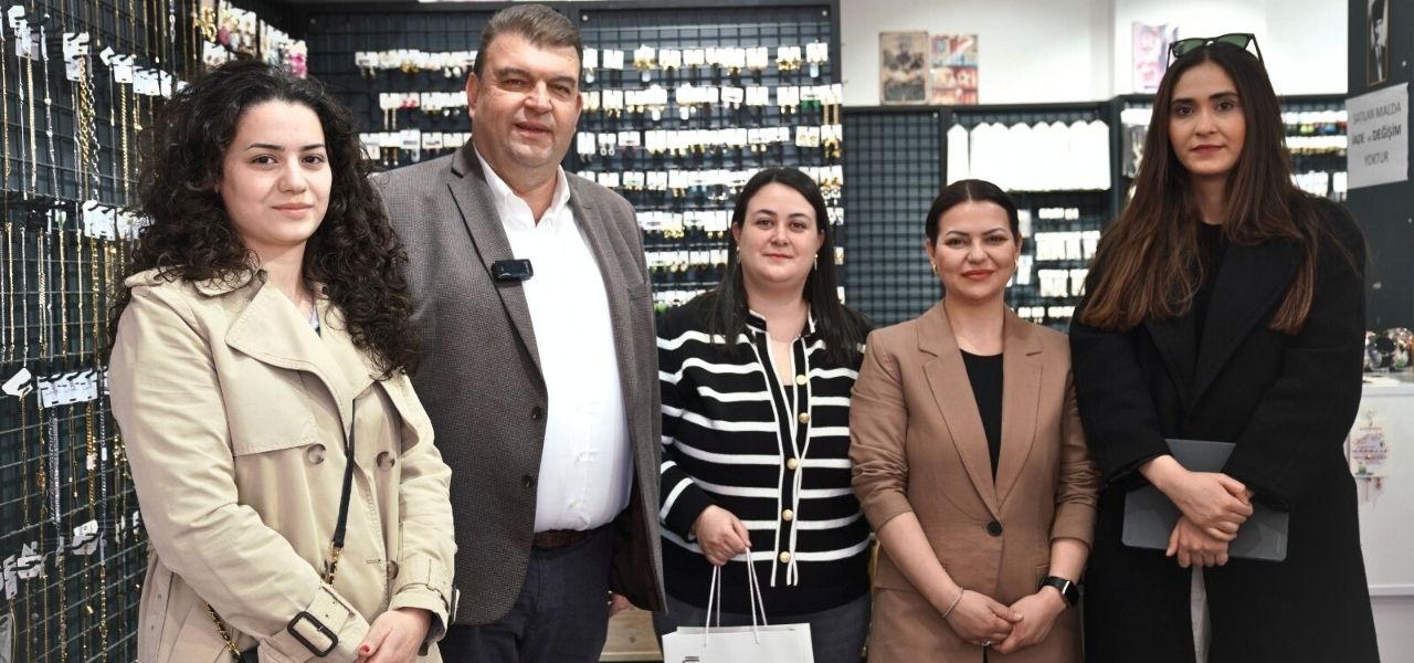 Seferihisar’da 8 Mart ruhu üretim ve dayanışmayla taçlandı Seferihisar, 8 Mart Dünya Emekçi Kadınlar Günü’nü hafta boyunca süren