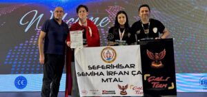 Antalya'da 21 ülkenin katılımıyla yapılan Avrasya Robot Olimpiyatları'nda Seferihisar Semiha