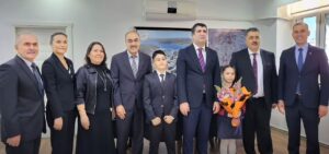Seferihisar’da 23 Nisan dolayısıyla Kaymakamlık, Belediye ve Milli Eğitim makamları