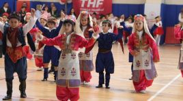 Seferihisar’da 23 nisan coşkusu: Yarınların ışığı çocuklar sahnedeydi