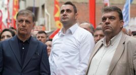 CHP örgütlerinden il başkanlığı önünde kararlılık mesajı