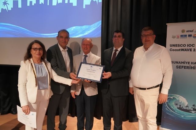 Seferihisar, UNESCO CoastWAVE Programı kapsamında "Tsunami Hazır Kent Sertifikası" alarak