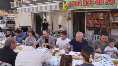 Seferihisar Hıdırlık Mahallesi 78 Sokak esnafı, geleneksel hale getirdiği sabah