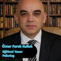Ömer Faruk Kulluk yazar fotoğrafı